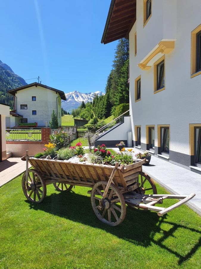 Haus Bergheimat Sankt Leonhard im Pitztal Exterior foto